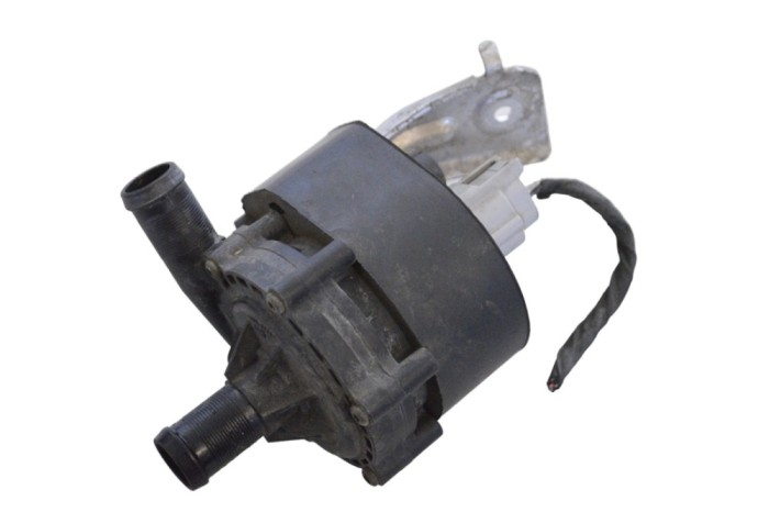 Pompa de apa auxiliara TESLA MODEL S 2016 OEM: 1037327-00-F 23133454