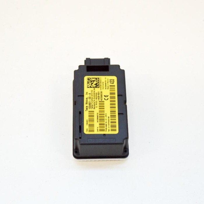 Modul de control presiune anvelope TESLA MODEL S 2014 OEM: 1034601-00-A,40398036,A2C93336700,1034601 10050577