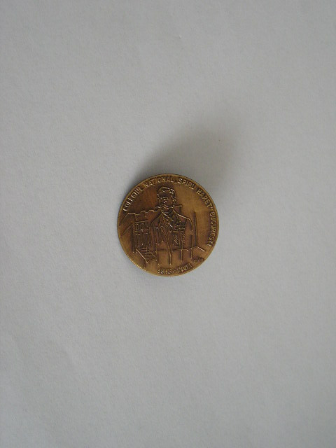 QW9 I 62 - Insigna - tematica invatamant - Colegiul national Spiru Haret 2003