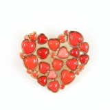Brosa martisor inimi rosii