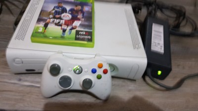 XBOX360 consola XBOX 360 cu mufa HDMI + 1 joc de fotbal cadou FIFA 16 original foto