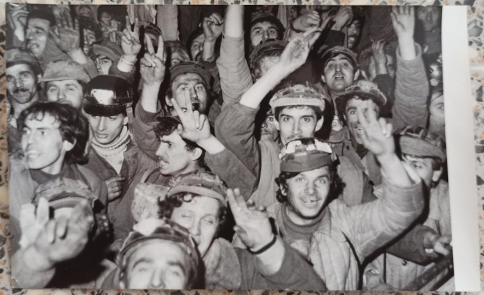 Mineri participanti la Mineriada din 1990// fotografie de presa