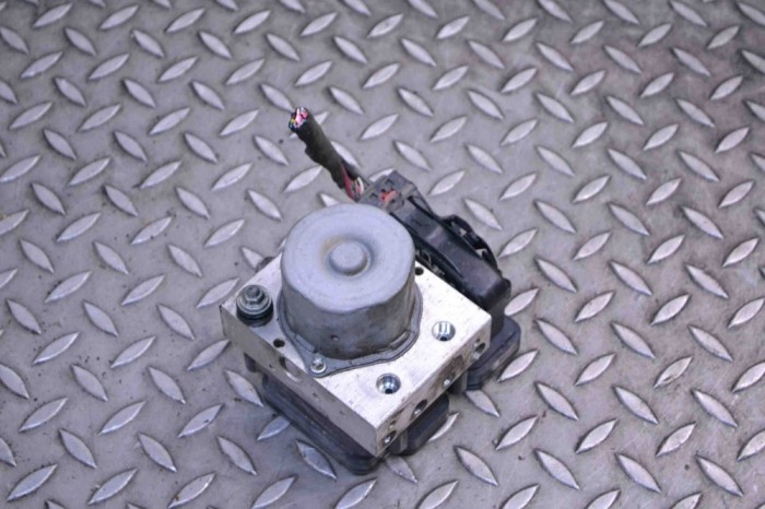 Pompa ABS TESLA MODEL S 2017 OEM: Hatchback | 12132347