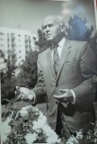 Fotografie cu poetul ieșean George Lesnea