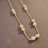 Colier placat cu aur, stantat , 45+5 cm, cu perle eco si accente aurii elegante