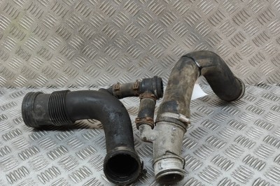 Furtun intercooler PORSCHE CAYENNE 9PA 2002 OEM: 7L5145727,7L5.145.727,7L5145833A,7L5.145.833.A,7L5128627A,7L5.128.627.A 27961446 foto