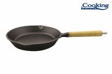 Tigaie fonta pura 23x4 cm cu maner lemn, culoare neagra