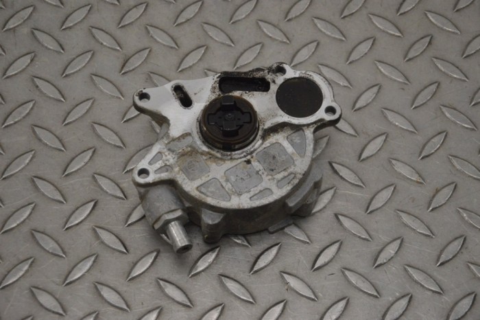 Pompa de vacuum AUDI Q5 8R 2013 OEM: 03L145100F 21581623