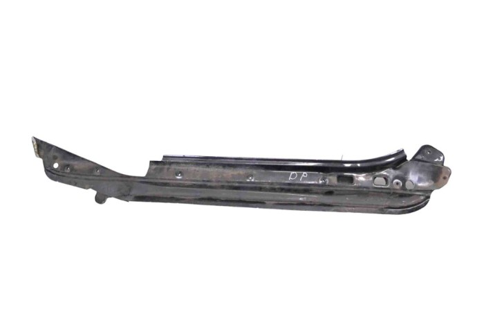 Suport aripa dreapta față VW TOUAREG 7LA, 7L6, 7L7 2010 OEM: 7L6805920B 16859093