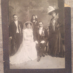 Nuntasi de la inceputul sec. XX// fotografie pe carton, romaneasca