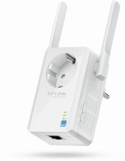Wireless Range Extender Tp-link, N300, Wall Plugged, 2.4GHz, 2 antene interne, 1 port LAN/WAN, Range extender button / Range extender mode foto