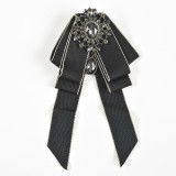 Brosa neagra statement cu pietre acrilice