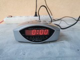Ceas alarma functional, aparat radio cd player de piese, Cititi descrierea!