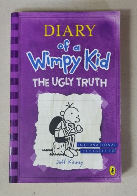 DIARY OF A WIMPY KID - THE UGLY TRUTH by JEFF KINNEY , 2010 foto