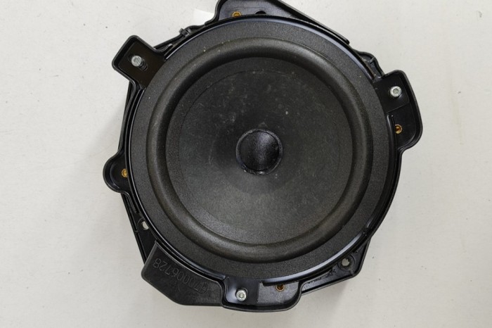 Difuzor ușă st&acirc;nga spate MASERATI GHIBLI M157 2016 OEM: 670034708 26933708