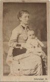 M1296N Cornelia Brediceanu născută Rădulescu cu fiul ei, Caius Brediceanu, studio Schrecker M, Budapest