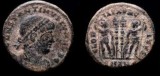 Cumpara ieftin Constantin II &ndash; &bdquo;Gloria Exercitvs&rdquo; - Maiorina &ndash; Monedă excelent păstrată, evoc&acirc;nd puterea militară a Romei t&acirc;rzii. Preț: 110 lei.
