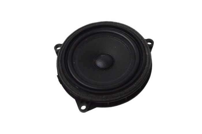 Difuzor ușă dreapta spate BMW 2 Gran Coupe F44 2022 OEM: 8715685,65138715685 17685572
