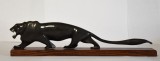 Leu sculptat in corn de animal - statueta pe suport de lemn - Art Deco