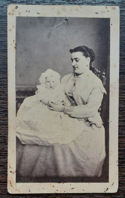 FOTOGRAFIE CDV - PORTRET FEMEIE CU COPIL - ATELIER F. DUSCHEK BUCURESCI, RARA foto