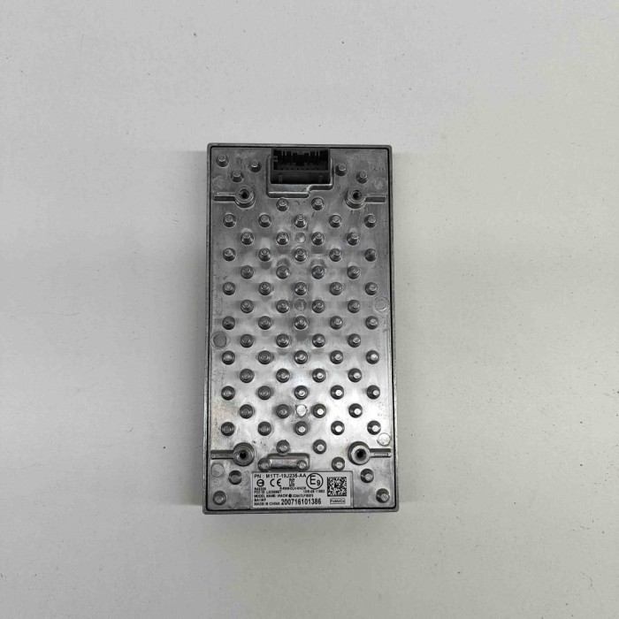 Stație de &icirc;ncărcare wireless FORD PUMA J2K, CF7 2020 OEM: M1TT-19J235-AA,10R-0511552