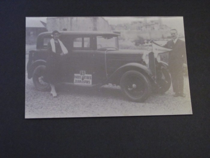 Automobil clasic anii 1920-1930 cu inscripție &quot;Paris Antoines Juan-les-Pins&quot; - Carte Poștală Franța ,Necirculată
