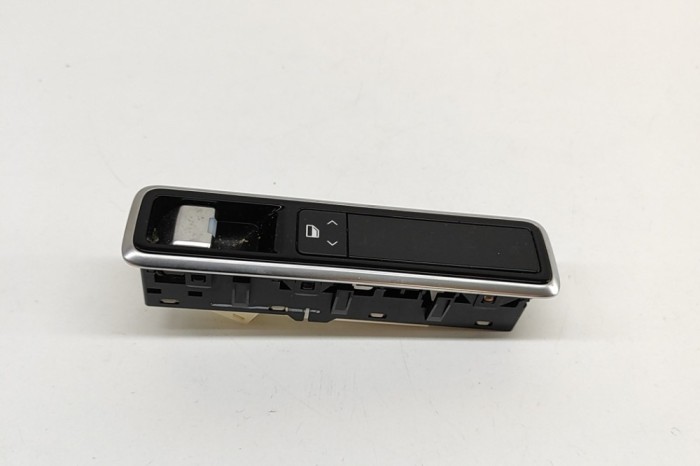 Buton geam ușă dreapta spate LAND ROVER RANGE ROVER IV L405 2020 OEM: JPLA-14594-AD | 29178047