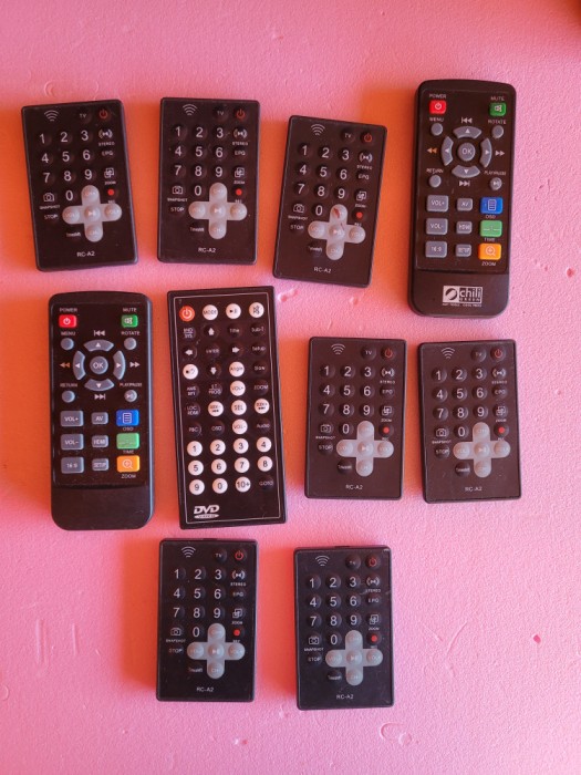 lot de 10 telecomenzi - diverse utilizari -