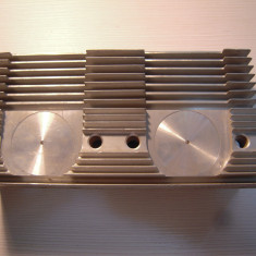 Radiator din aluminiu pt. diverse proiecte, cantareste 3 kg. are dim. 15x27x8 cm