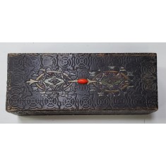 Cutie din lemn, sculptata manual cu motive neoromanesti, Anii 20