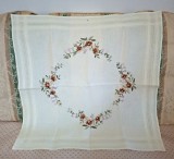 Fata de masa Vintage din bumbac cu broderie manuala florala- Vanilie