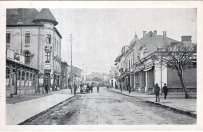 Campina. Strada Mare (necirculata) foto