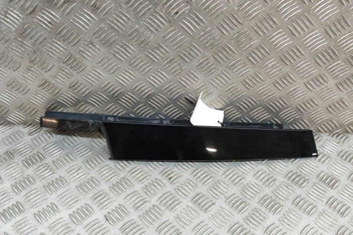 Ornament vertical ușă st&acirc;nga față BMW 3 Touring F31 2015 OEM: 7263383 22156671