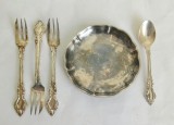 Set argintat pentru desert cu design clasic