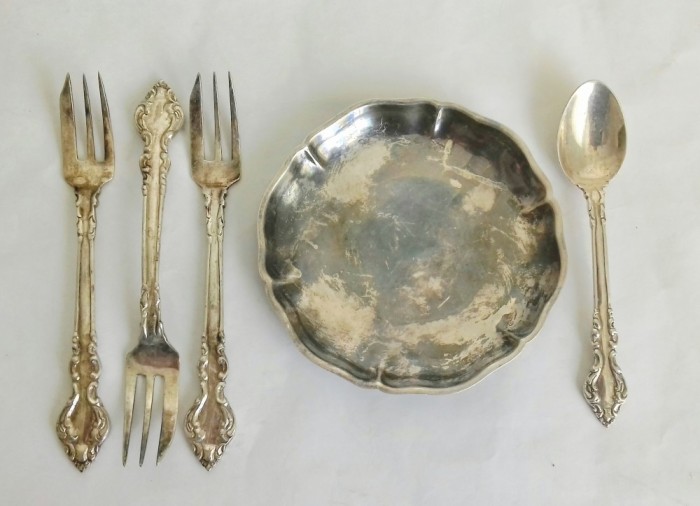 Set argintat pentru desert cu design clasic