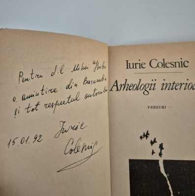 Carte cu autograf Iurie Colesnic Arheologii interioare Versuri foto