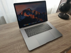 2017 MacBook Pro 15&amp;quot;/Touchbar/2.9 i7/16 GB/512 GB + HUSA + ADAPTOR foto