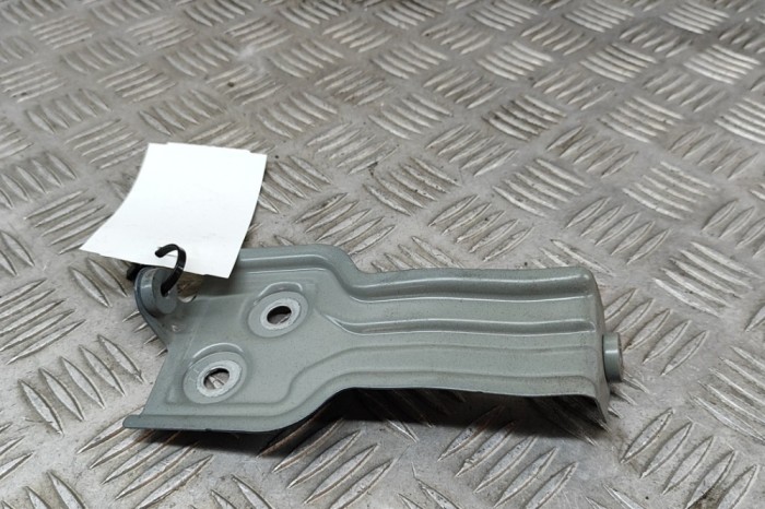 Suport aripa dreapta față BMW X3 G01, F97 2020 OEM: 7397516 22617490