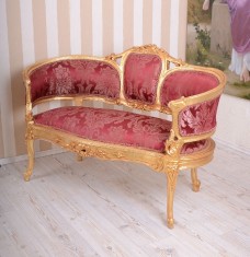 Sofa din lemn masiv auriu cu tapiterie rosie CAT099A05