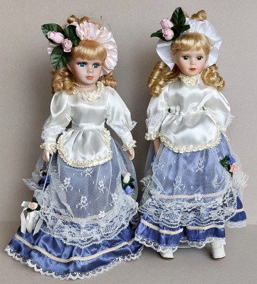 Fetite surori cu rochii lungi, papusi de colectie din portelan, inaltime 40 cm foto