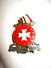 4250-Insigna USA-Ex Hoc Signo Victoria coif indian si Cruce de Malta metal... foto
