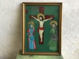colectie / arta / religie - Icoana veche Iisus pe cruce pictura naiva pe sticla in rama de lemn / Transilvania !