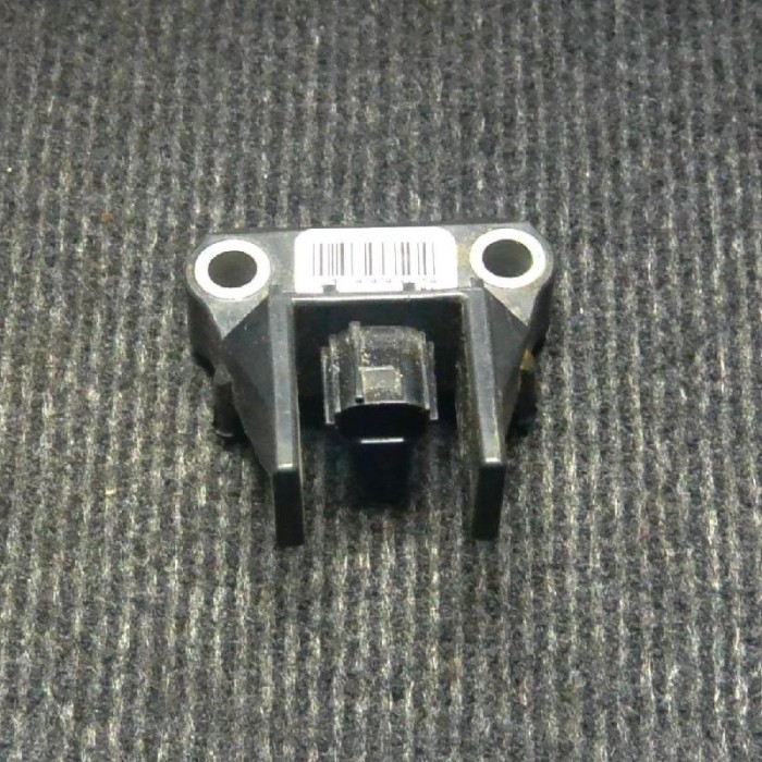 Senzor de impact st&acirc;nga față TOYOTA YARIS _P9_ 2009 OEM: 89173-0D020 1595164