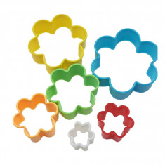 Set 5 forme decupatoare in forma de Floare, pentru biscuiti sau gogosi, 9 cm, 516COF