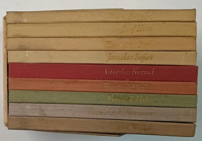 SET CU 9 CARTI , POETI CEHOSLOVACI , TEXT IN LIMBA MAGHIARA , 1959 foto