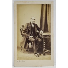 FOTOGRAF A. KEN , PARIS , DOMN LA BIROU , IN STUDIO , FOTOGRAFIE C.D.V. , SFARSITUL SEC. XIX