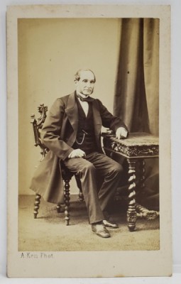 FOTOGRAF A. KEN , PARIS , DOMN LA BIROU , IN STUDIO , FOTOGRAFIE C.D.V. , SFARSITUL SEC. XIX foto