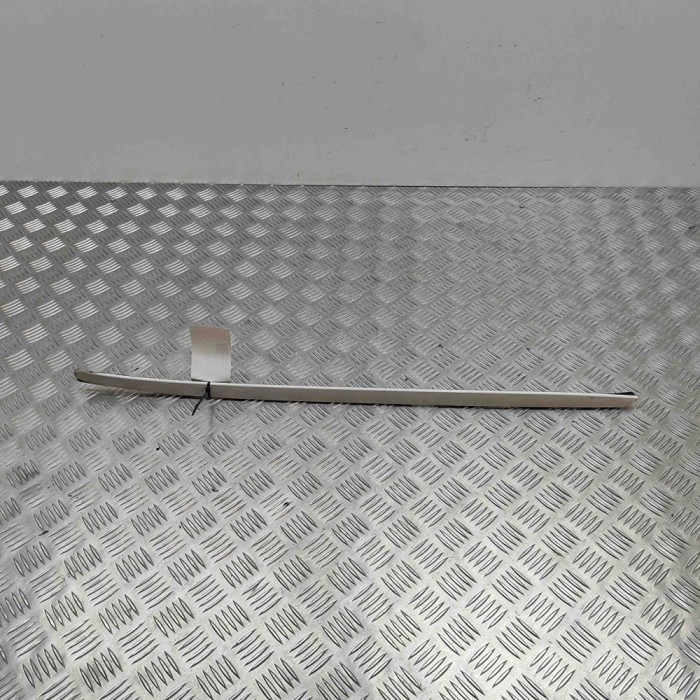 Ornament vertical parbriz st&acirc;nga BMW X5 F15, F85 2016 OEM: 7292405