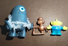 Monstrii impotriva extraterestilor desene animate figurine Toy Story Robot probes Disney Mc Donalds vintage 2009 Bin Weevil Bin Bot T1
