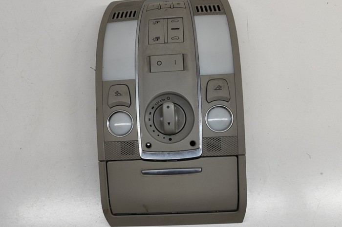 Iluminare interioară AUDI Q7 4L 2007 OEM: 4L0947135M,4F0959719 29771943